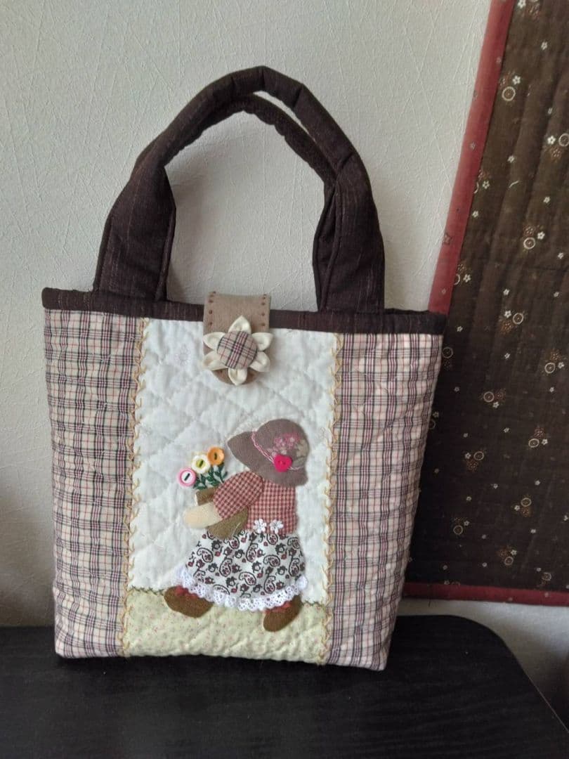 ハンドメイドパッチワーク スーちゃんのトートバック - メルカリ