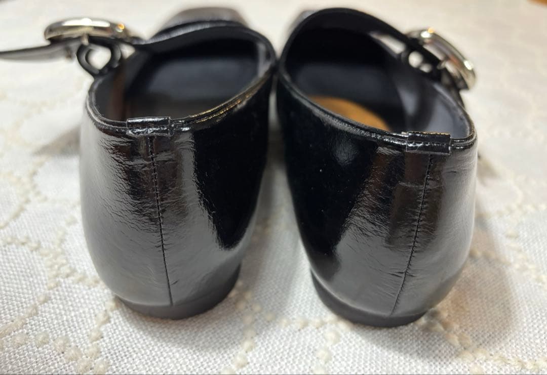 晴雨兼用】LOTTADESIGNスクエアベルトフラットブラックエナメル23.5