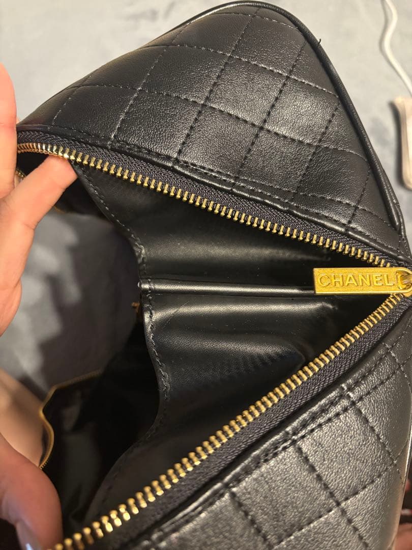 ブランド不問、リピーター様向け。中身も外側もすべて本革仕様。