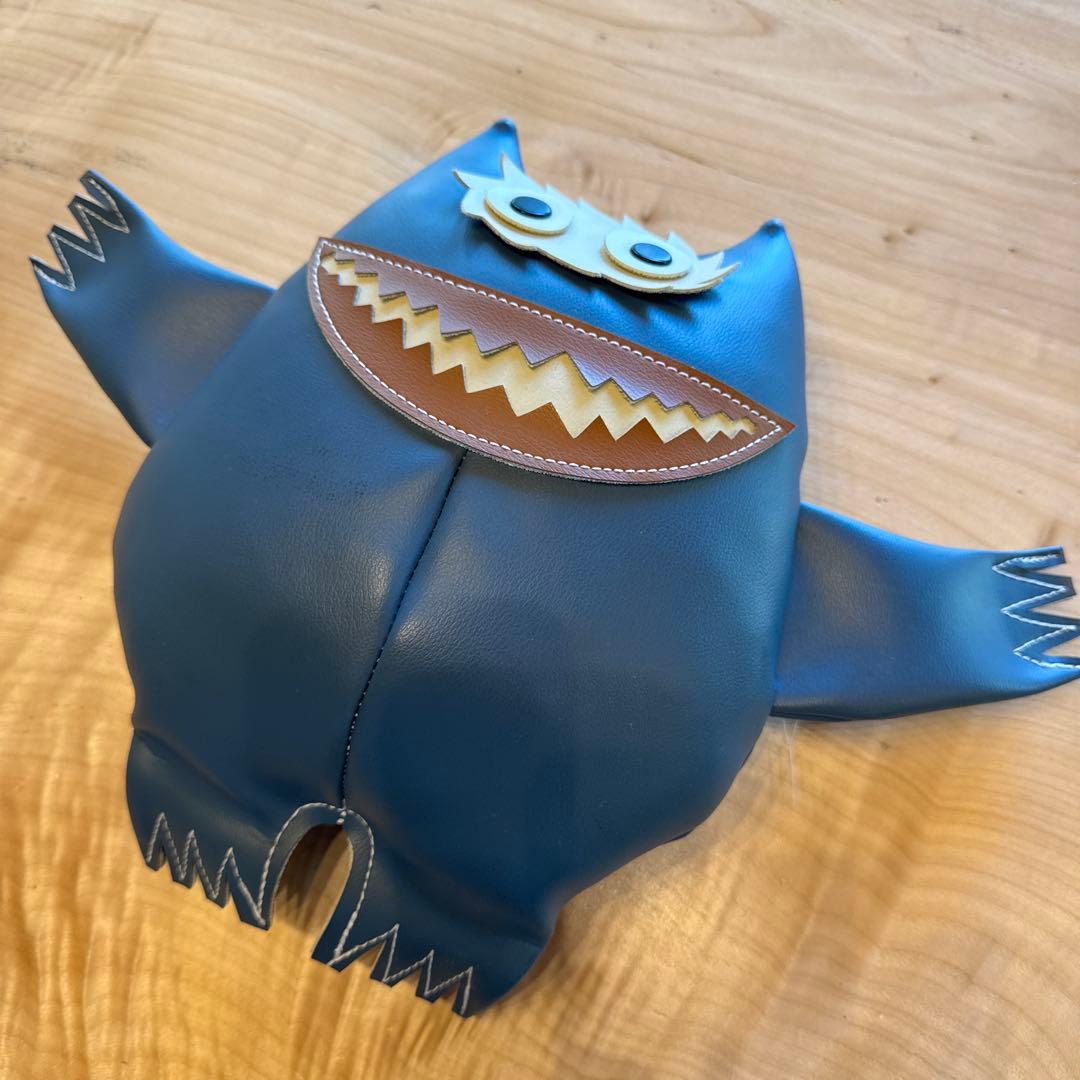青いレザー製モンスター雑貨　NAUGAHYDE ナウガ・モンスター ナウガハイド ビニールレザー・プラッシュ・ドール