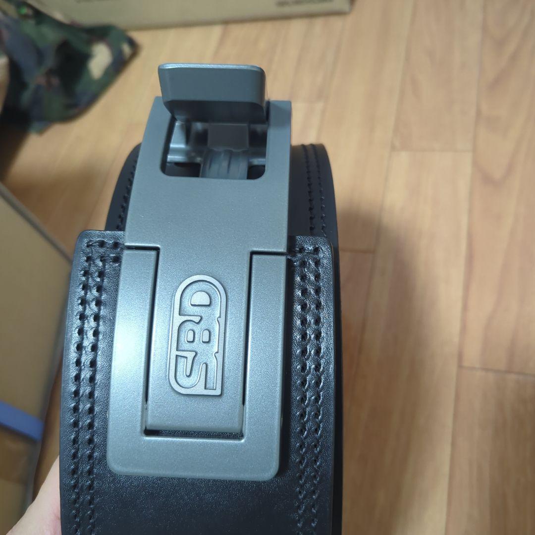 SBD パワーリフティング　ベルト 13mm サイズM正規品美品半年全新护膝付き 試着用パワーリフティングベルト13mm | SBD Apparel Japan