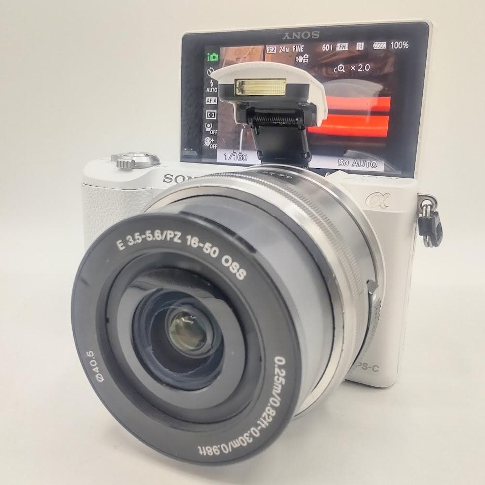 ☆Wi-Fi付☆ SONY α5100 パワーズームレンズキット ホワイト 自撮