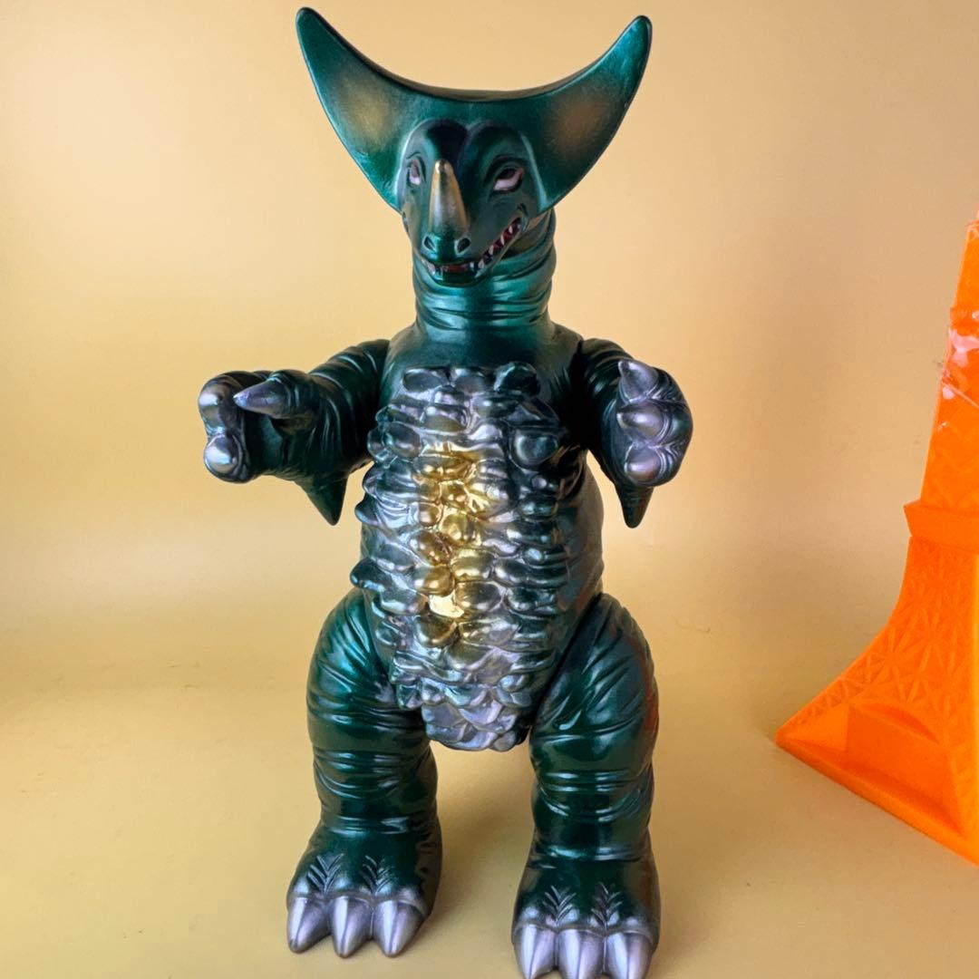 ブルマァク ジャイアント ゴモラ・後藤彩色所 カスタム 東京タワー付き