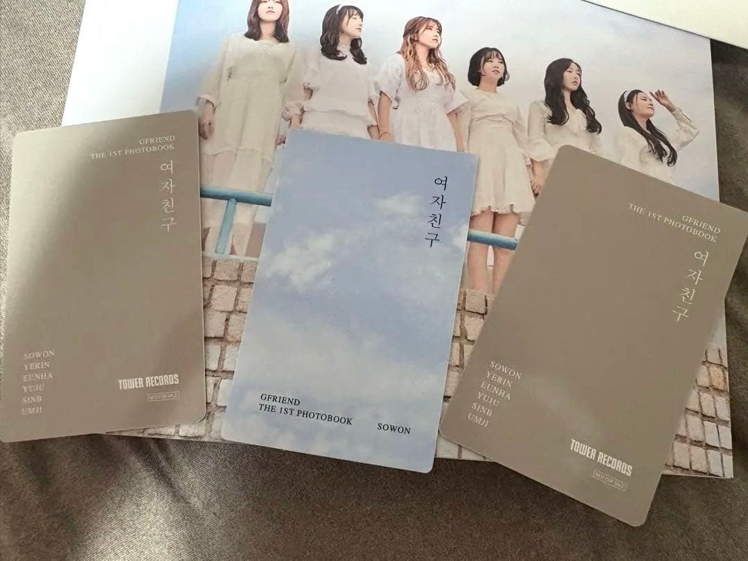タワレコ トレカ付き】GFRIEND 1st Photobook