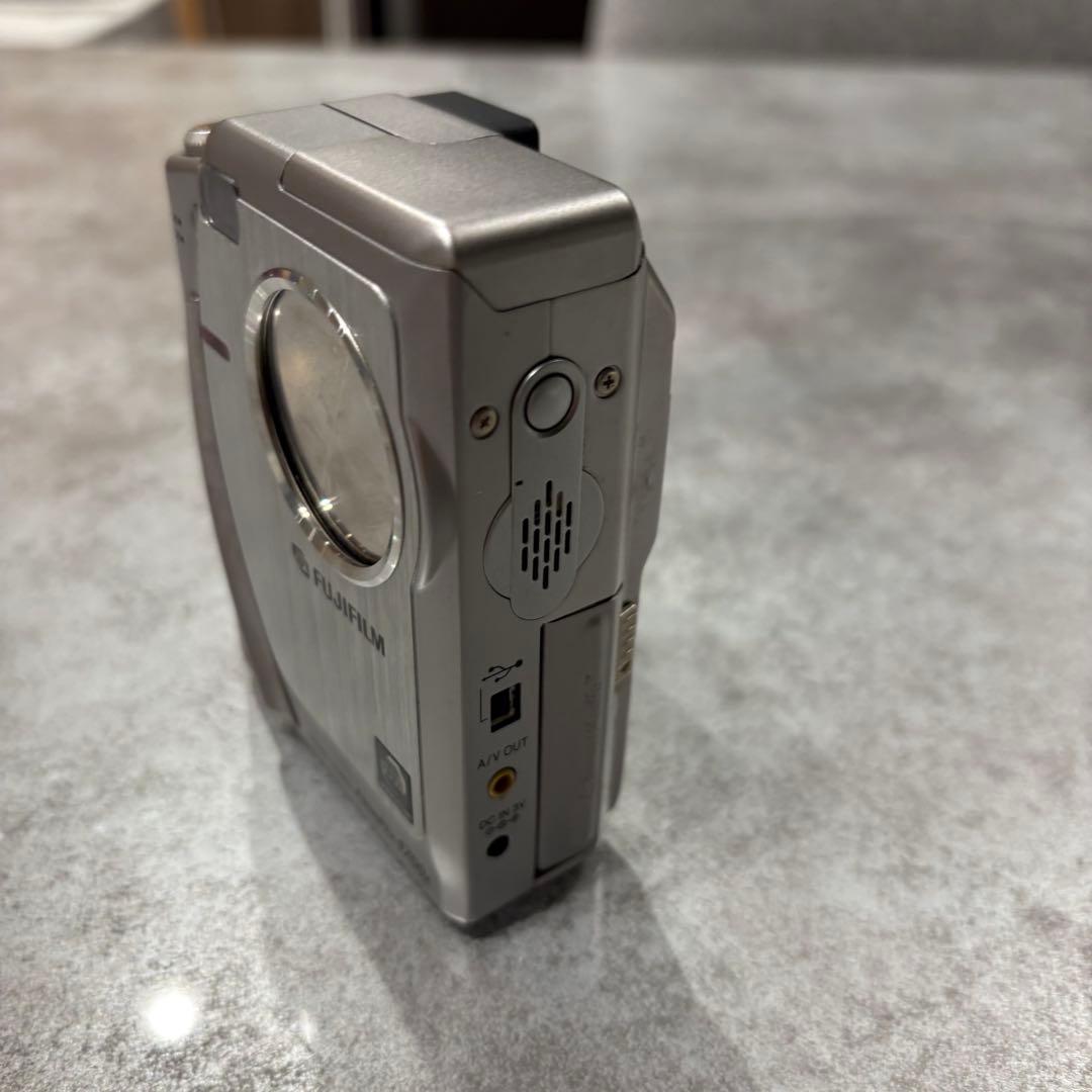 動作品 FUJIFILM 4700Z FinePix デジタルカメラ 乾電池駆動 - メルカリ