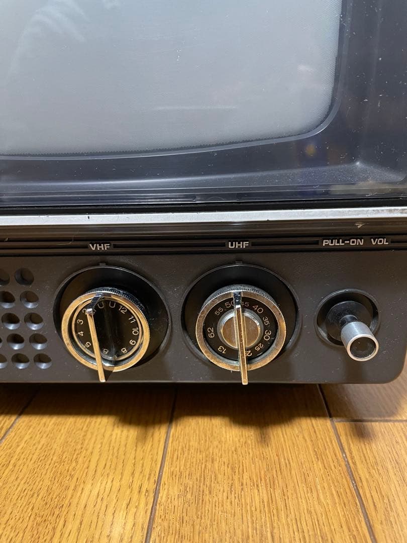 昭和レトロ 日立 ポータブルカラーテレビ CX-100 - メルカリ