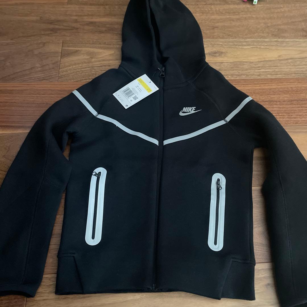 NIKE テックフリース リフレクティブ teeshyne着用 購入お早めに