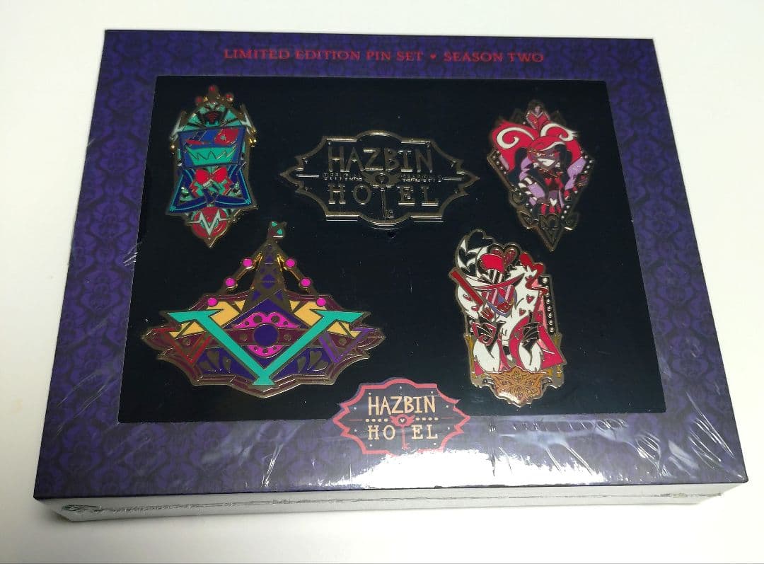 VEES ハズビンホテル ピンズ セット 完売品 - メルカリ