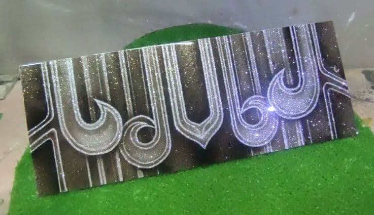 ローライダー パターントップ アートパネル 黒地 銀色装飾 楽天市場】DGA アートパネル 壁掛け 立てかけ フレーム REFLECTIONS