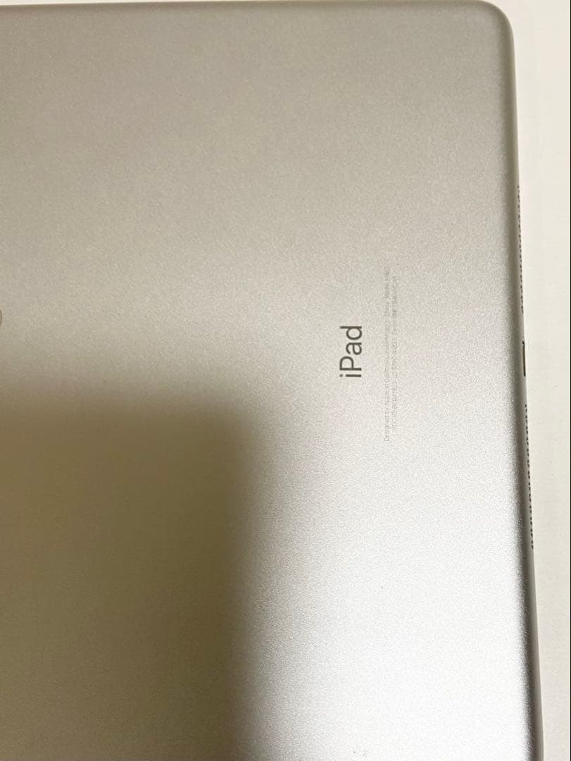 ジャンク品】iPad 第5世代 9.7インチ Cellular A1823 - メルカリ