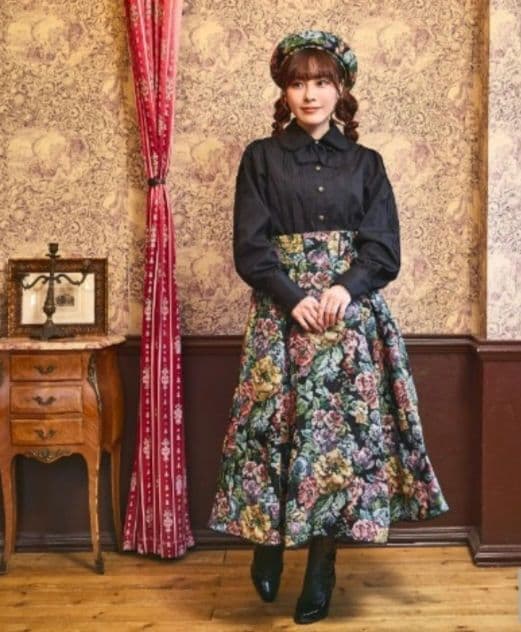 しまむら✕クラロリくる実 コラボ ノエルドメモワール ブラウス - メルカリ