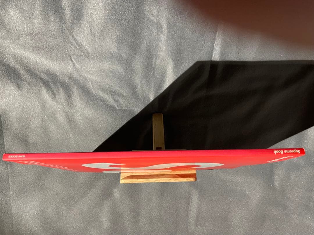 Supreme Book (2005 A/W) ステッカー付ムック本 Supreme magazine book