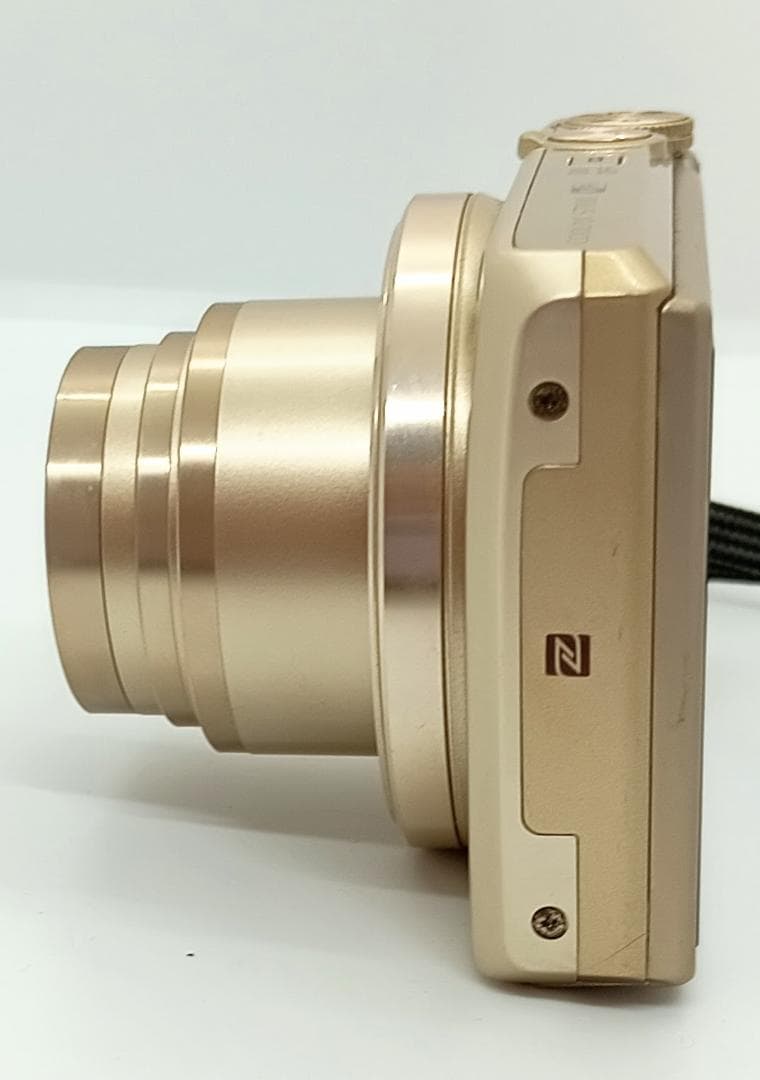 デジタルカメラ Nikon COOLPIX S7000 16.0MP 20xZoom Gold