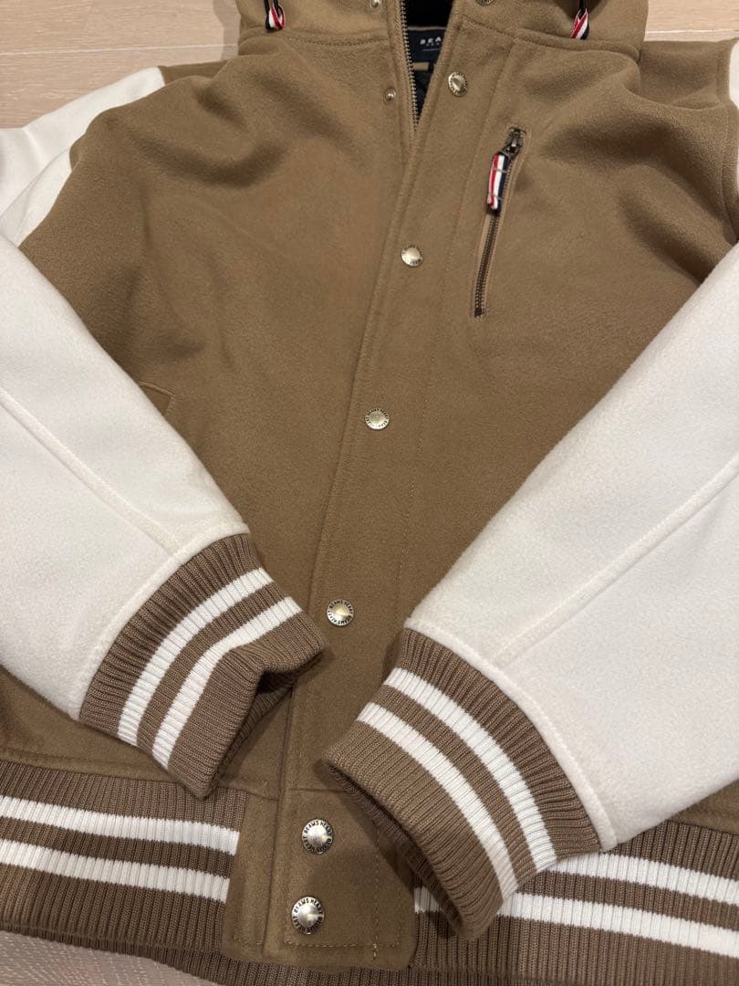 着用少 美品【BEAMS HEART】パーカー スタジャン ベージュ✖︎ホワイト