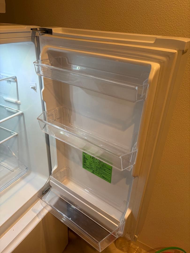 REFAGE 156L ホワイト冷蔵庫 3段棚付き - メルカリ