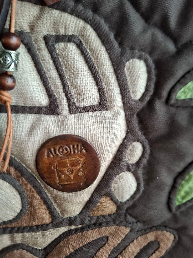 ハワイアンキルトバッグ 2WAY バス 横長 革タグチャーム付 ファスナー