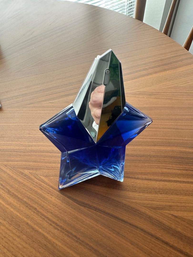 ティエリーミュグレー香水 100ml 星型ボトル 美品】ティエリーミュグレー Thierry Mugler お洒落な星型ガラス製香水