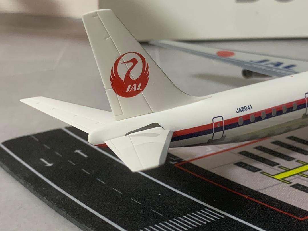 jalux公式モデル1／200日航DC8－61プラスティック樹脂製