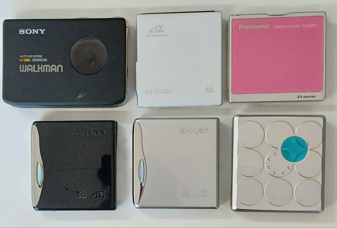 ポータブルMD,カセットプレーヤーの6点セット。 ポータブルMD,カセットプレーヤーの6点セット。