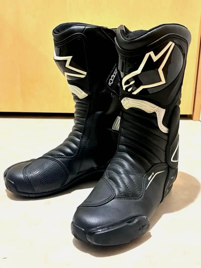 Alpinestars SMX-6 V2 37 （23.5〜24cm） Alpinestars SMX 6 v2 Boots Review at RevZilla.com - YouTube
