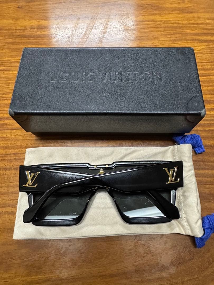 Louis Vuitton サイクロン サングラス ケース付き - メルカリ