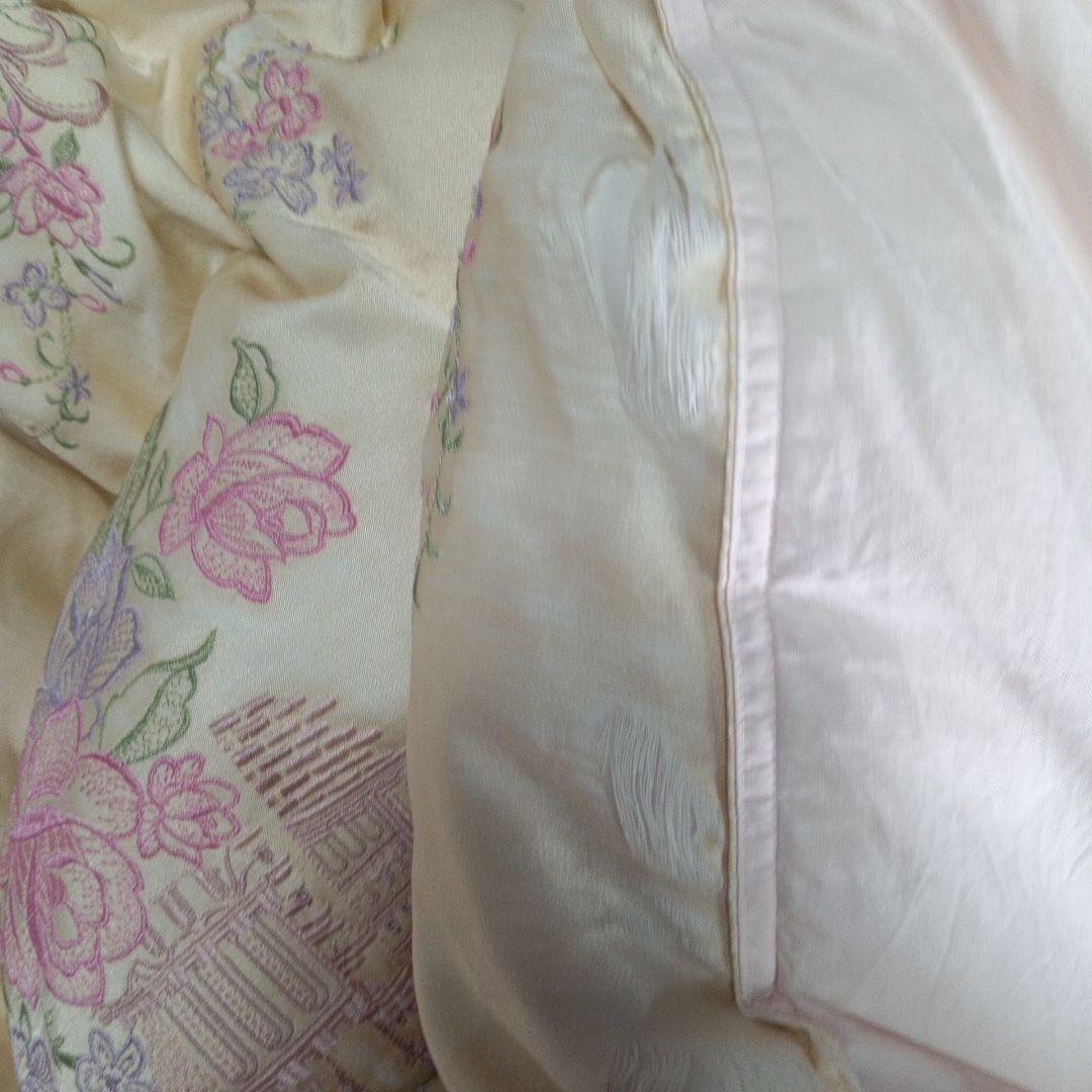 丸八真綿 シングル羽毛掛け布団 表地絹仕様 刺繍入り ソワリー - メルカリ