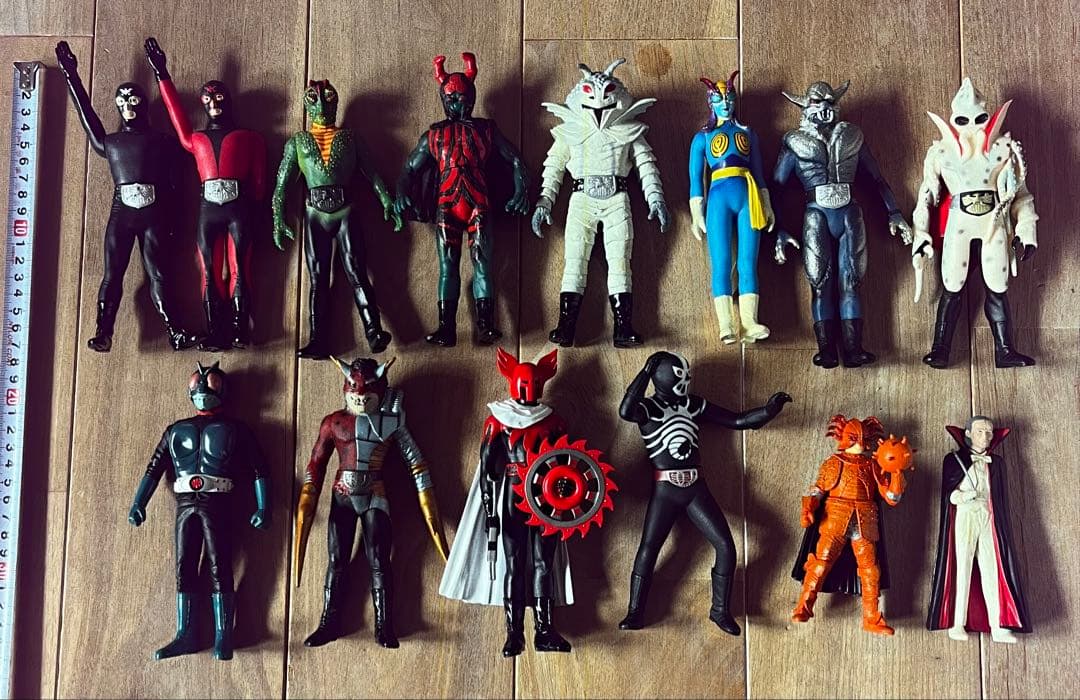 ライダー怪人シリーズ ソフビ 等14体 蜂女 蜘蛛男 死神カメレオン イカデビル 仮面ライダー怪人】蜂女・蜘蛛男・かまきり男の幻アイテムがヒーロー