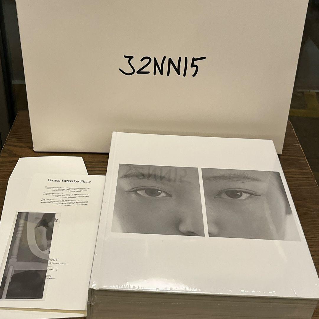 JENNIE <J2NNI5> POP UP ジェニ Photobook 特典付 JENNIE <J2NNI5> POP UP ジェニ Photobook 特典付 - メルカリ
