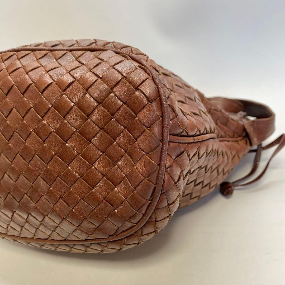 ボッテガヴェネタ ブラウンショルダーバッグ 巾着 イントレチャート