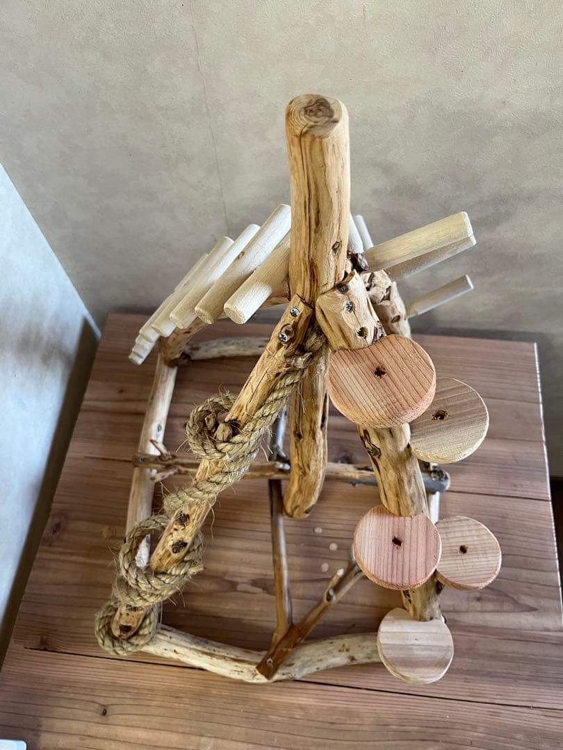 ピックさん専用ピンク鳥インコ止まり木 流木吊り下げ式バード