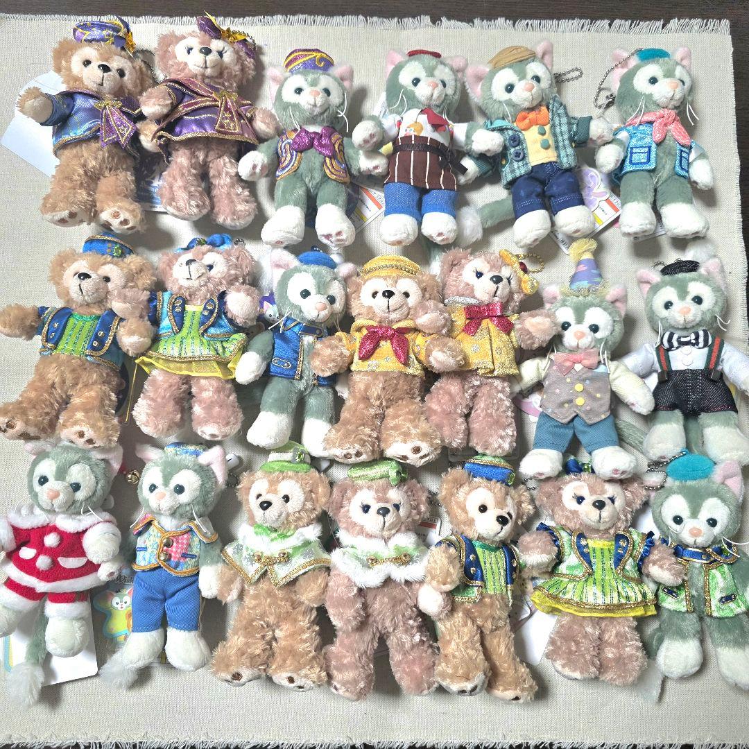 ダッフィー シェリーメイ ジェラトーニ ぬいぐるみバッジ まとめ売り 23体 Qoo10] ディズニー シー限定 ダッフィー シェリーメイ ジェ