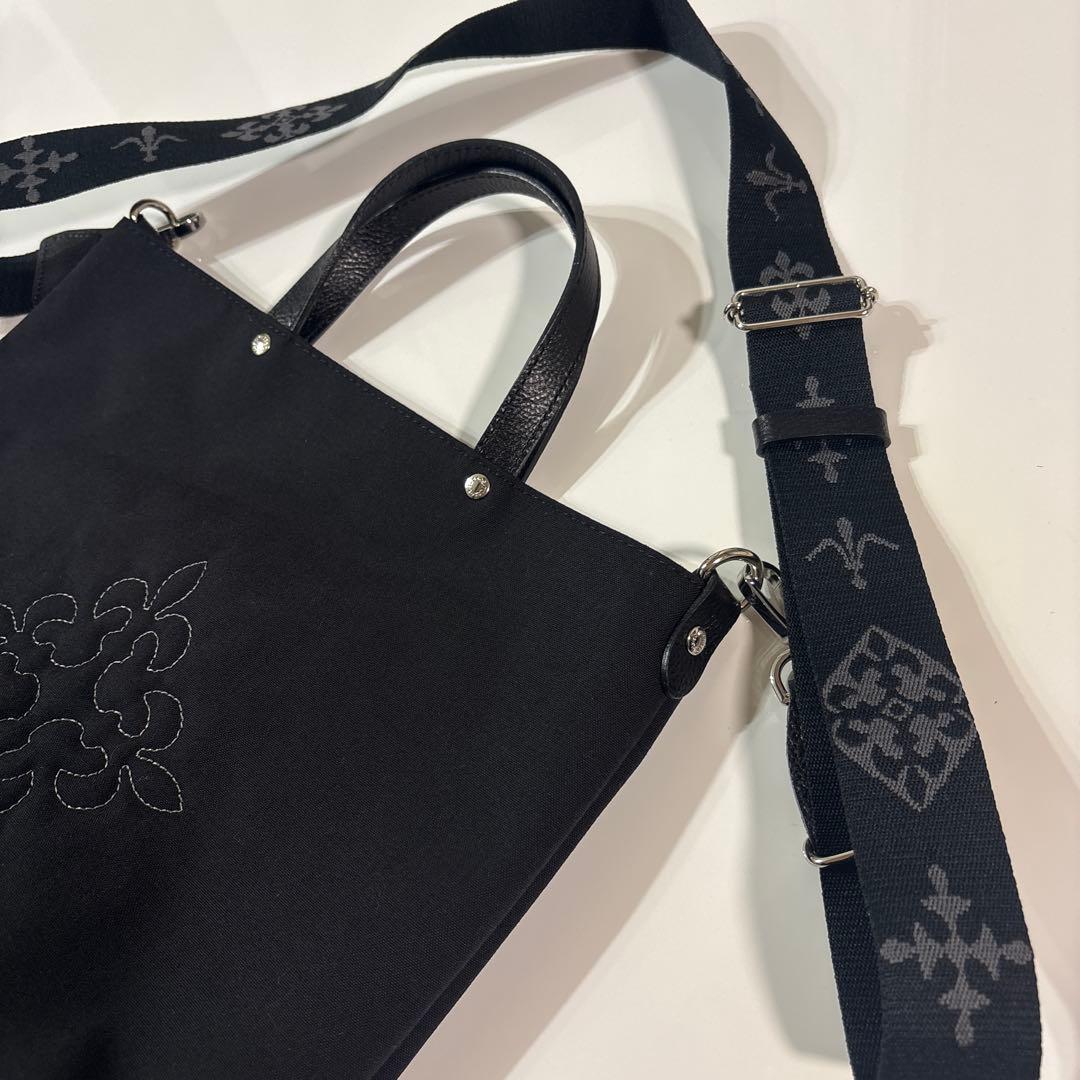 ほぼ未使用ラシット今期A4入るコーデュラナイロン刺繍2wayバッグ