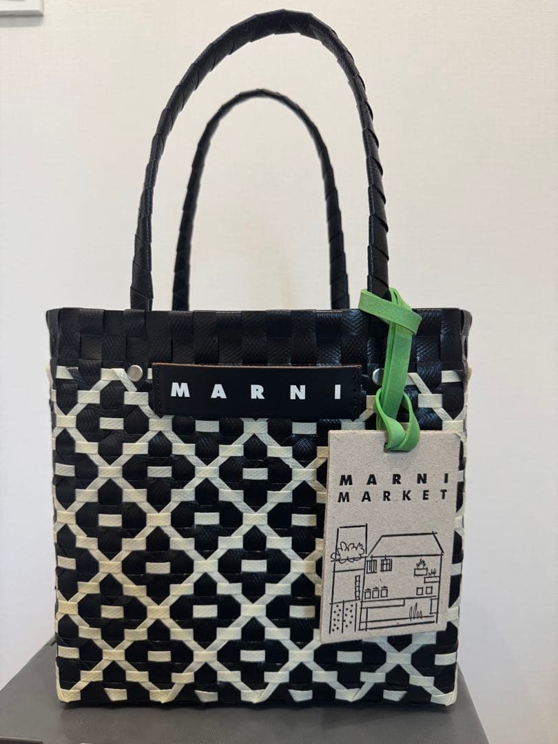 MARNI MARKET かごバッグ 黒と白 定番】 マルニ トート マーケット カゴバッグ MARNI 白 黒 ハンド かご