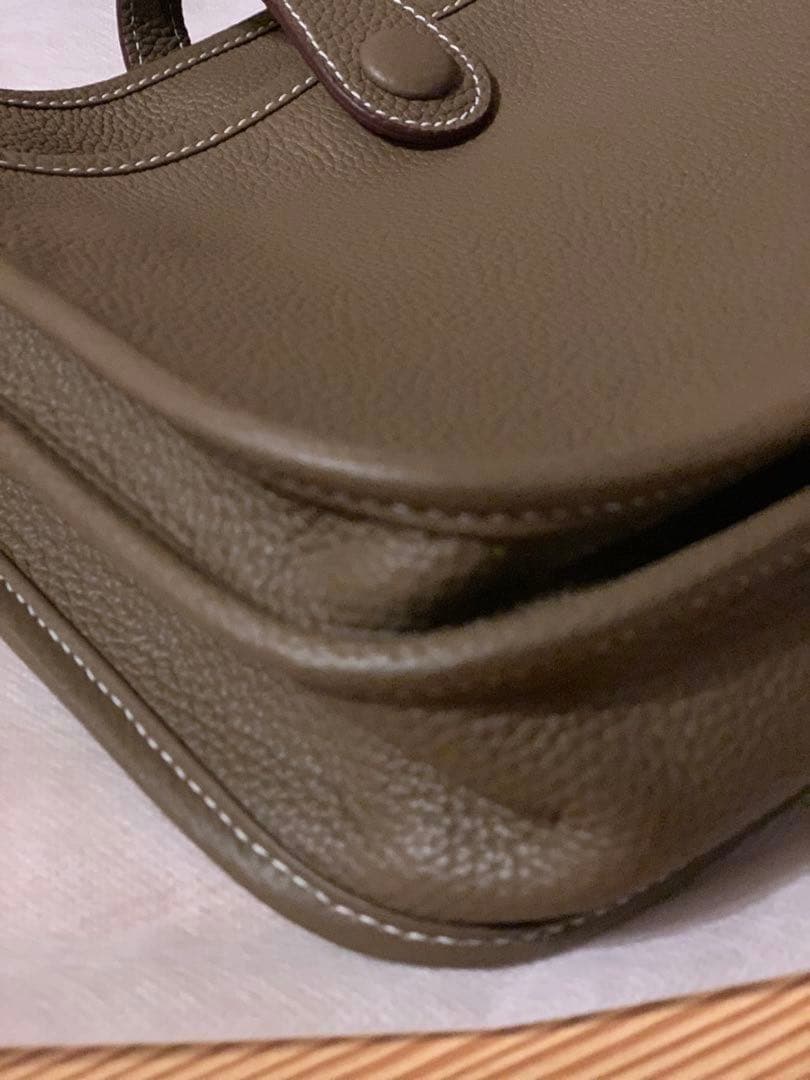 Hロゴ Hパンチング ショルダーバッグ ショルダーストラップ2本付き 最