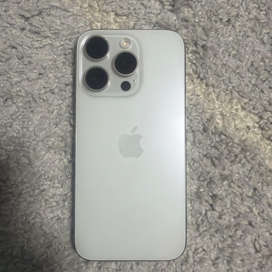 Apple iPhone 15Pro本体ホワイト - メルカリ