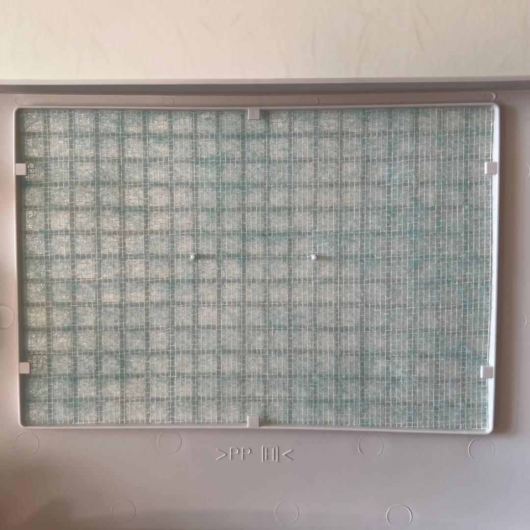 《美品の中古品》　シャープ　加湿セラミック ファンヒーター　HX-J120-W