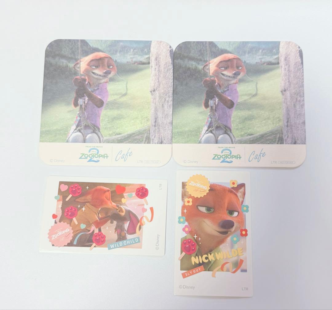 ズートピア2 オーマイカフェ ニック コースター ステッカー - メルカリ