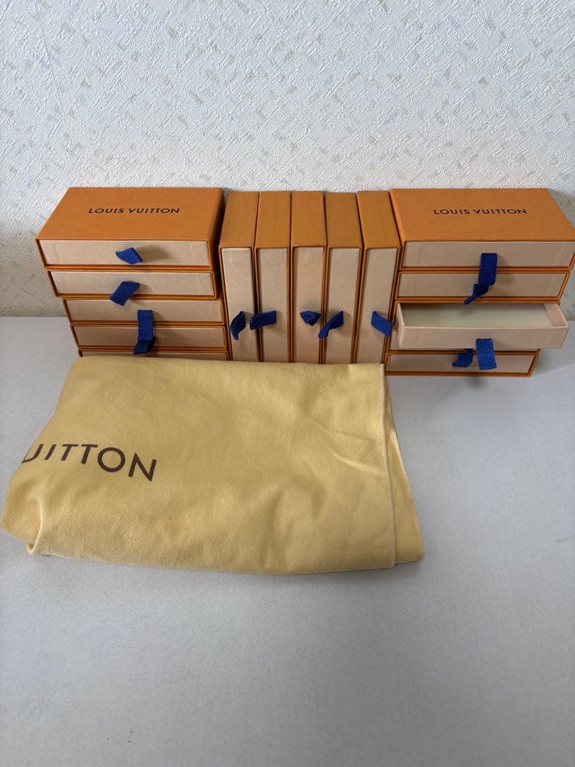 LOUIS VUITTON 空箱 まとめ売り 15箱セット＆袋1枚付き LOUIS VUITTON - ◇LOUIS VUITTON空箱セット◇の通販 by peace