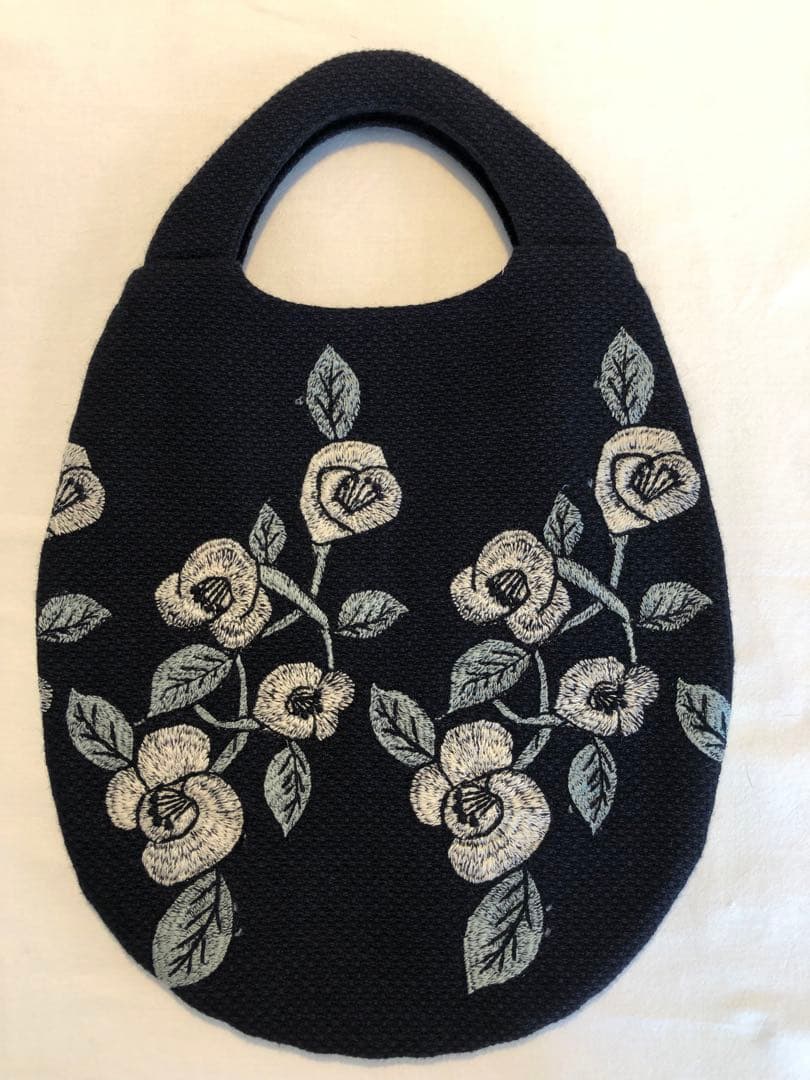 ミナペルホネンエッグバッグ swing camellia - メルカリ