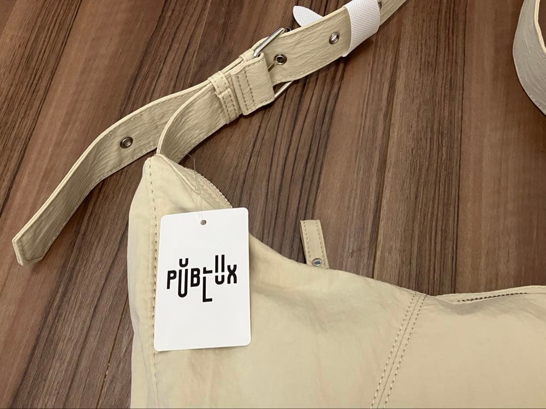 MARY QUANT×PUBLUX ワンポイント刺繍 ショルダーバッグホワイト