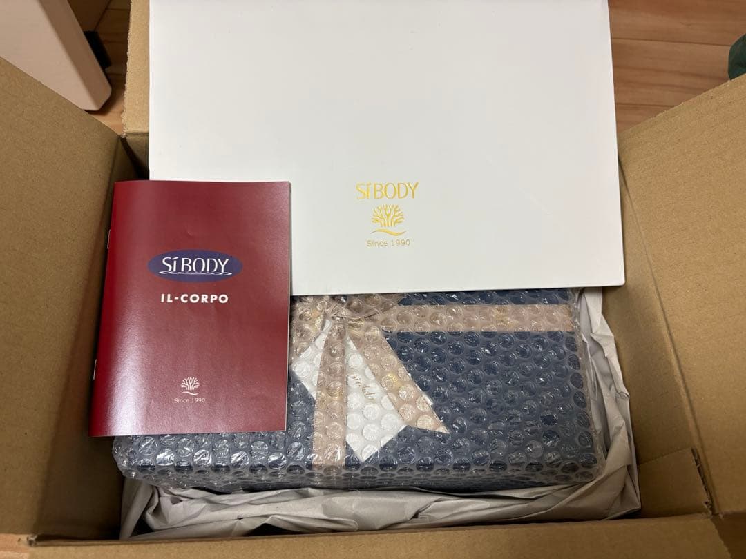 イルコルポ ミネラルバスストーン & バスパウダーセット新品未使用 ギフトBOX入入浴料】ミネラルバスパウダー・バスストーンセット | IL