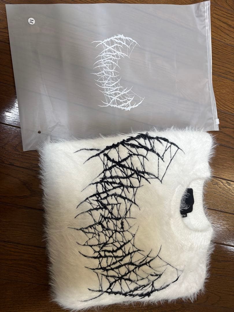 YB Logo Knit White YXNGBRATZ Mサイズ - メルカリ