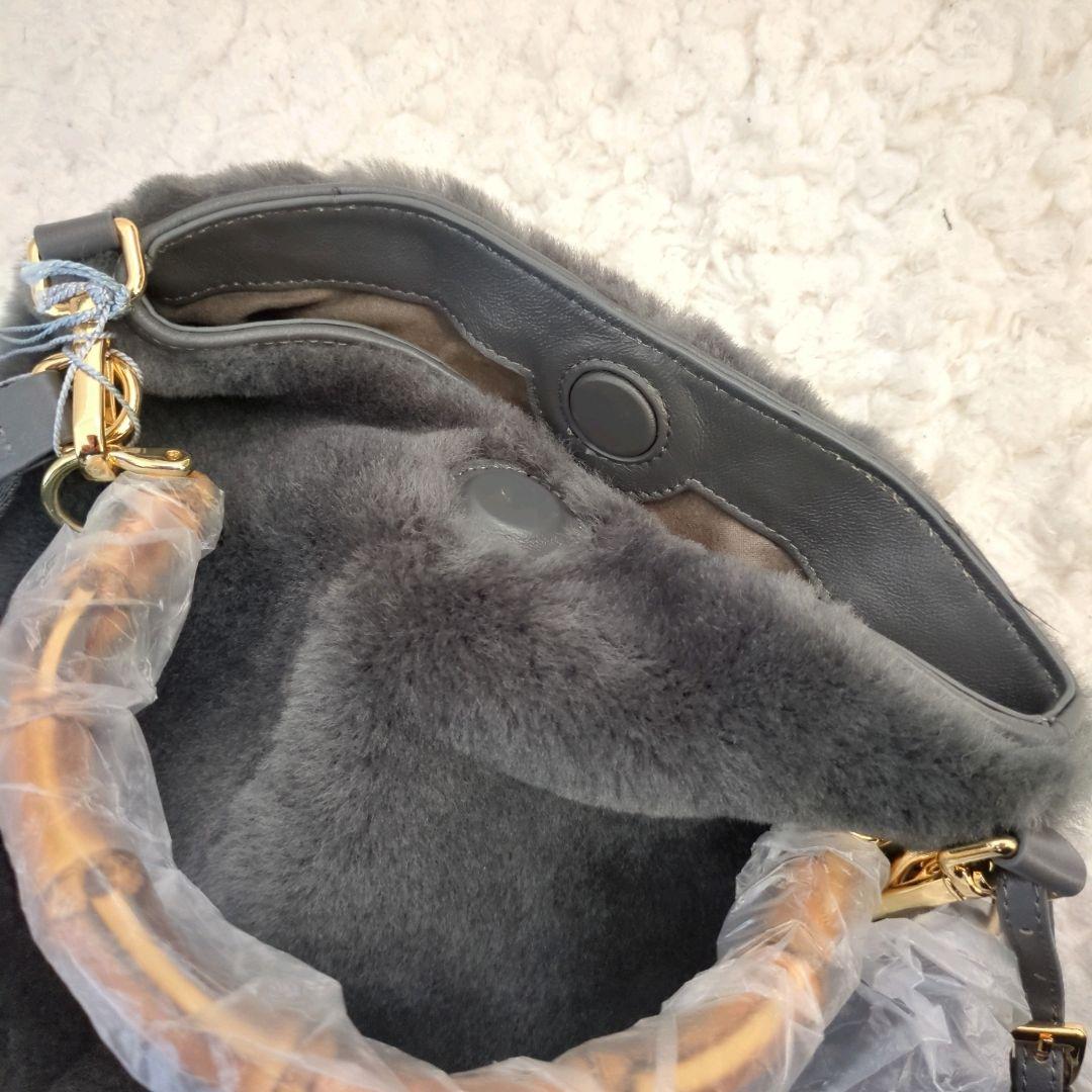 新品 pelley lusso ペレリールッソ ムートンバッグ 2way グレー - メルカリ