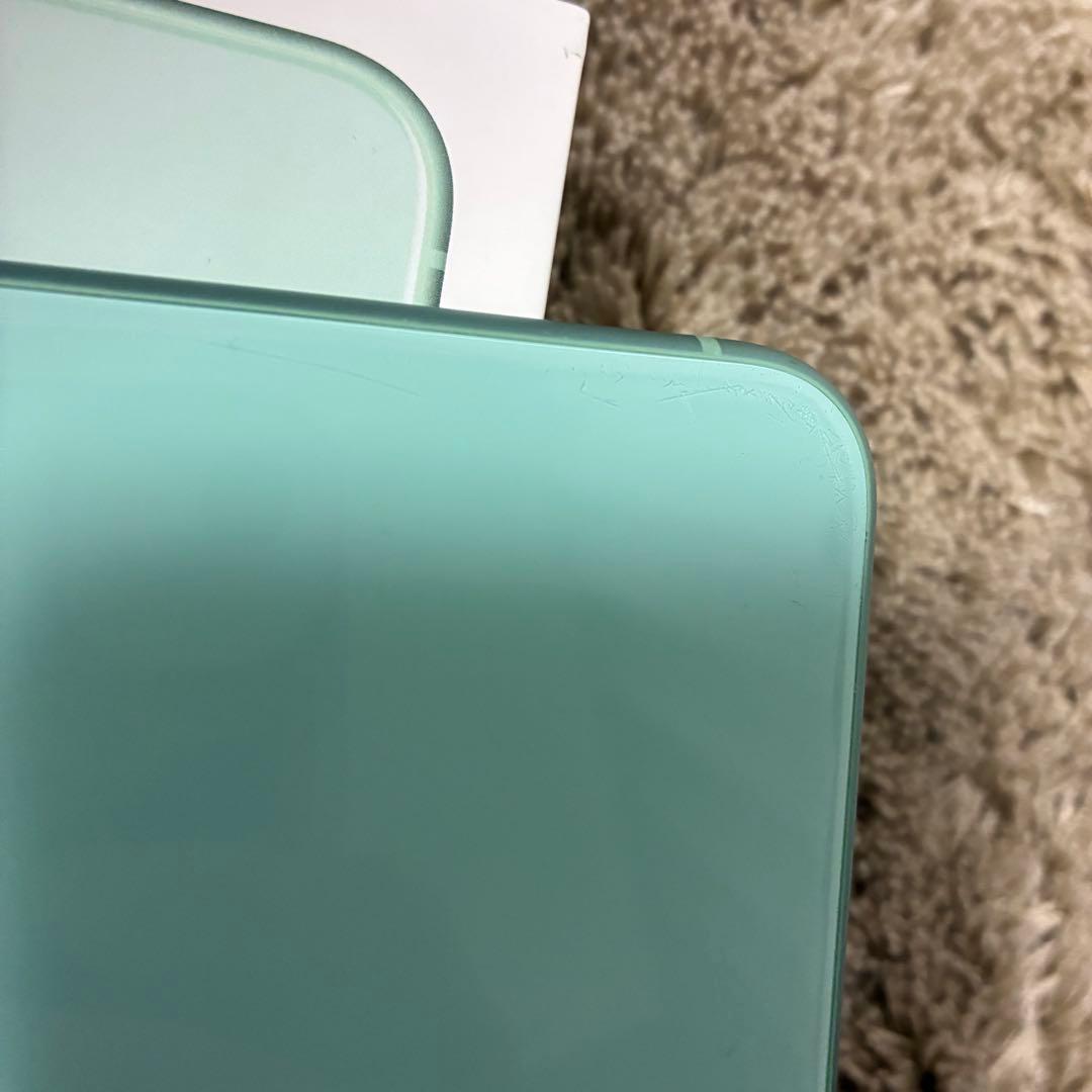 画面に縞模様 】Apple iPhone 11 64GBグリーン本体 箱無し | 激安通販