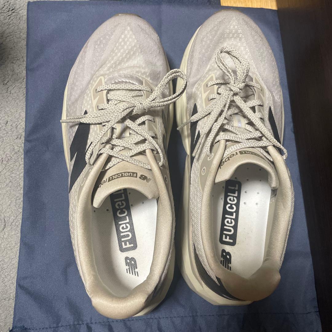 【専用】ニューバランス　fuelcell rebel v5 26.5cm