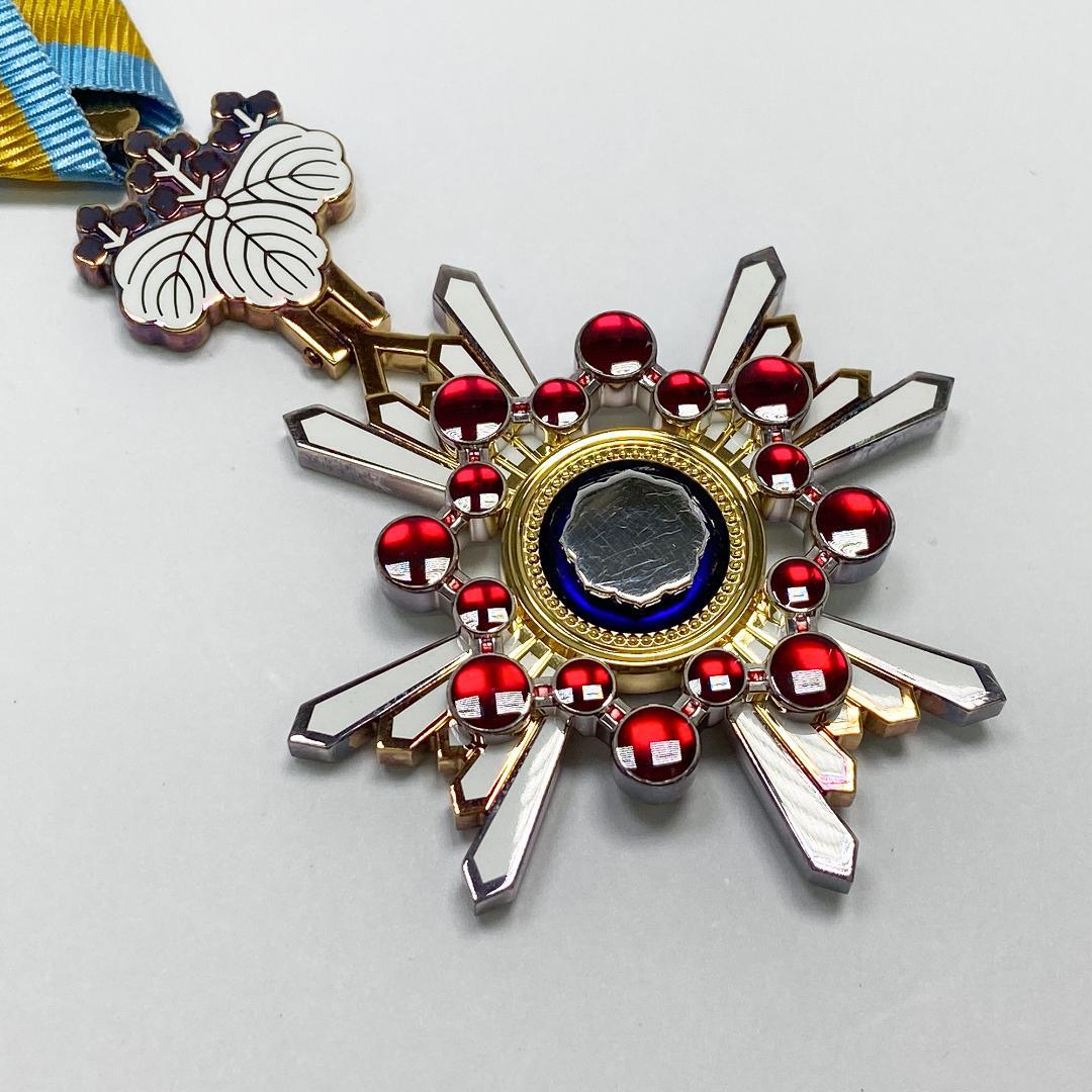 瑞宝単光章（勲六等瑞宝章）新制度後交付タイプ 新型 勲章 褒章 - メルカリ