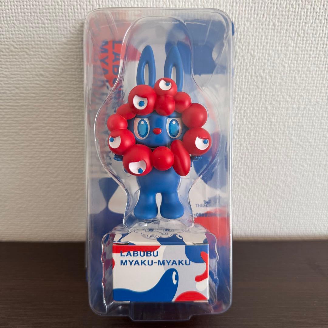 ー様 LABUBU MYAKU-MYAKU ストラップ付フィギュア ラブブ - メルカリ