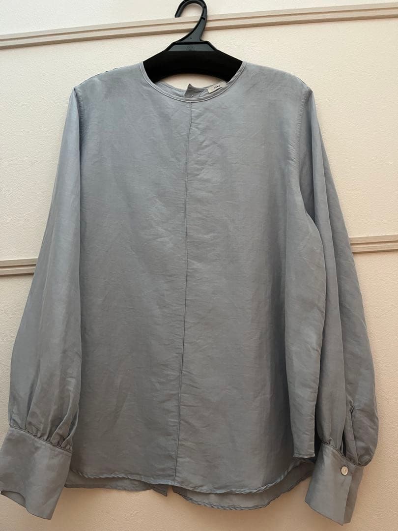 IENA ラミーリヨセルノーカラーブラウス サックスブルー - メルカリ