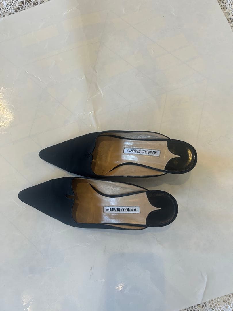 マノロブラニク　ミュール　ブラック36.5／23.5cm