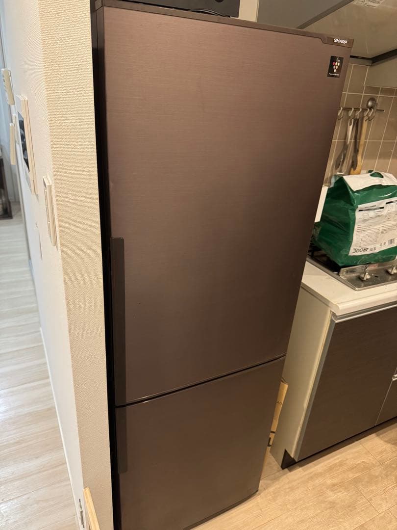 シャープ SJ-PD27A-T 冷蔵庫 271L Amazon.co.jp: シャープ 271L 2ドア冷蔵庫（ブラウン系・ダークウッド